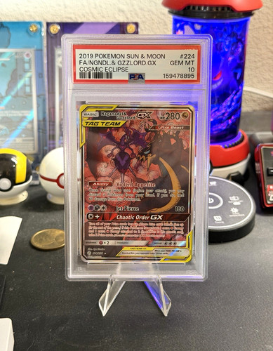 Pokemon naganadel guzzlord - naganadel,